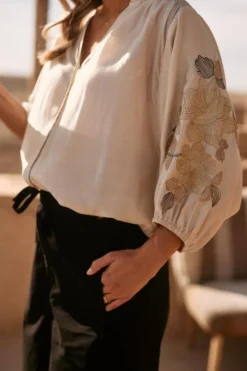 Nukus Blouse NKS02097